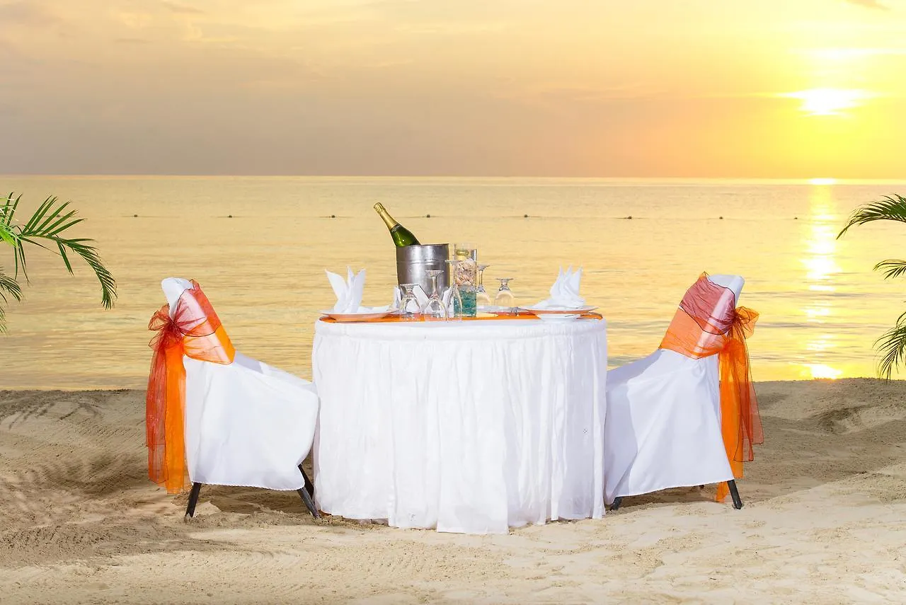 Hotel Coco La Palm Negril